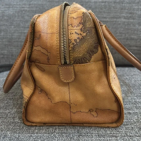 1’ Classe Alviero martini bag in good condition - Picture 5 of 9